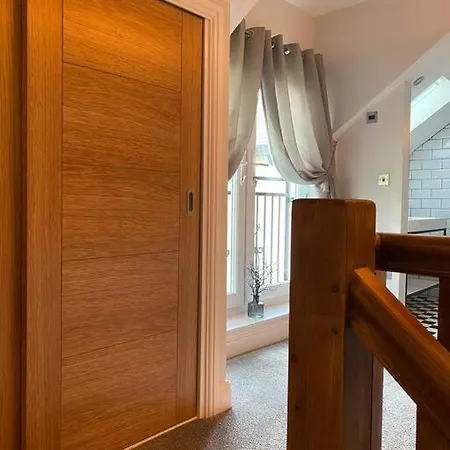 Casa de Férias Luxurious & Tranquil Staycation - W/ Hot Tub! Burneside