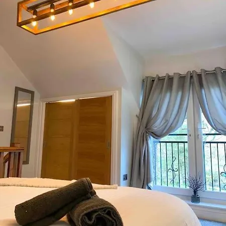 Holiday home Luxurious & Tranquil Staycation - W/ Hot Tub! Burneside